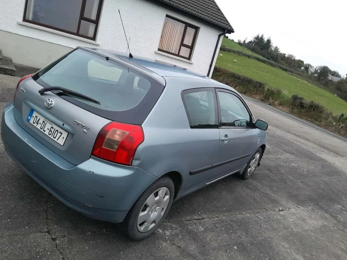 Totota corolla - Image 4