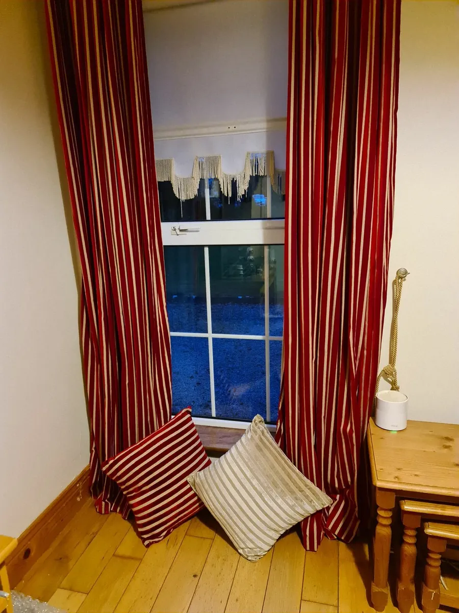 Curtains - Image 4
