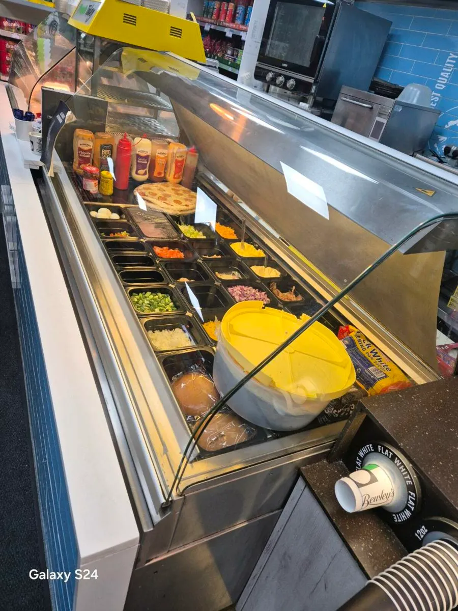 Hot and cold serve over counters - Image 1
