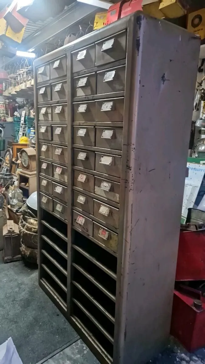 Vintage metal drawer cabnit - Image 3