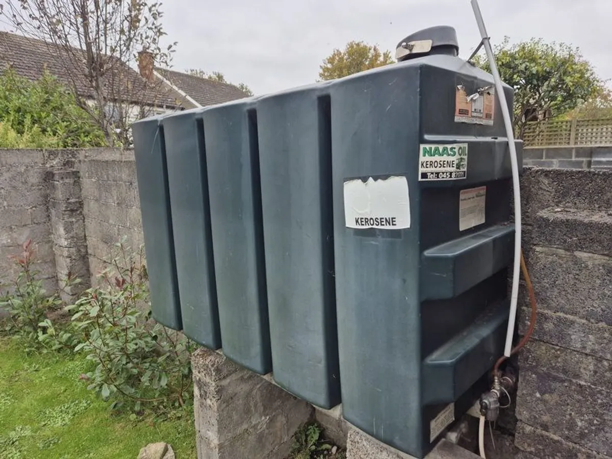 Oil tank - Image 1
