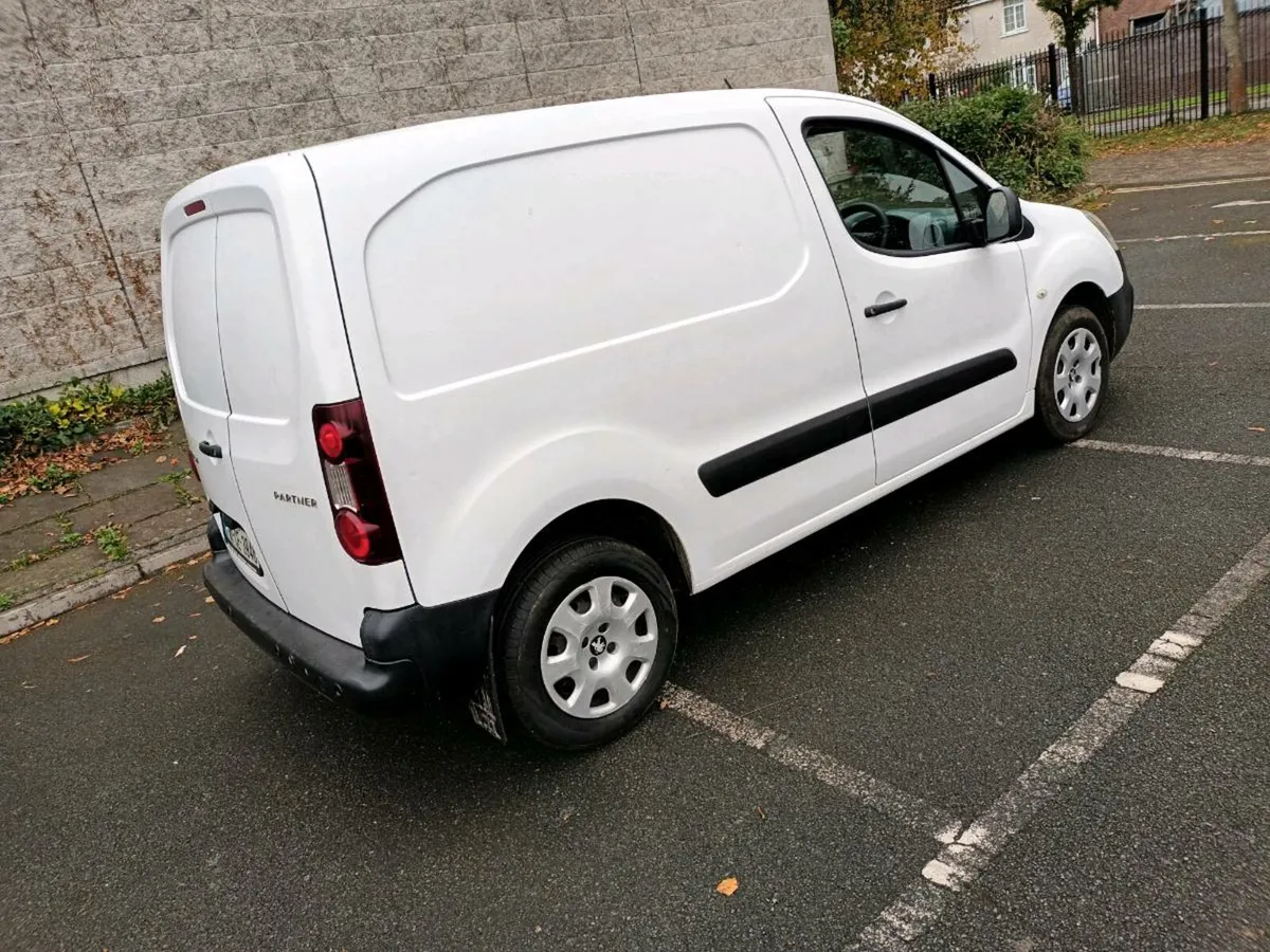 2016 Peugeot partner 1,6 diesel 3seater Doe&Tax - Image 4