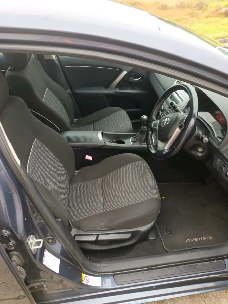 Toyota avensis - Image 3