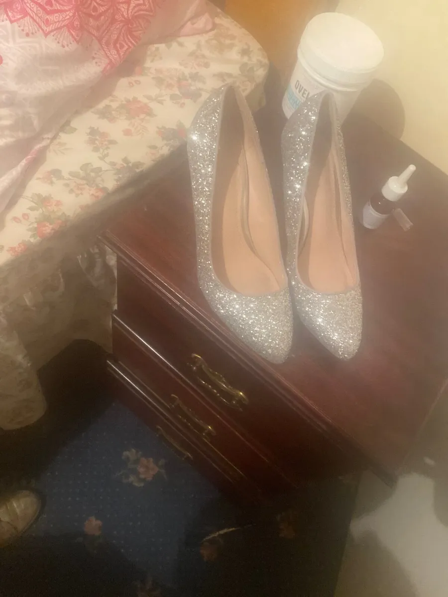 Silver shoes - Image 3