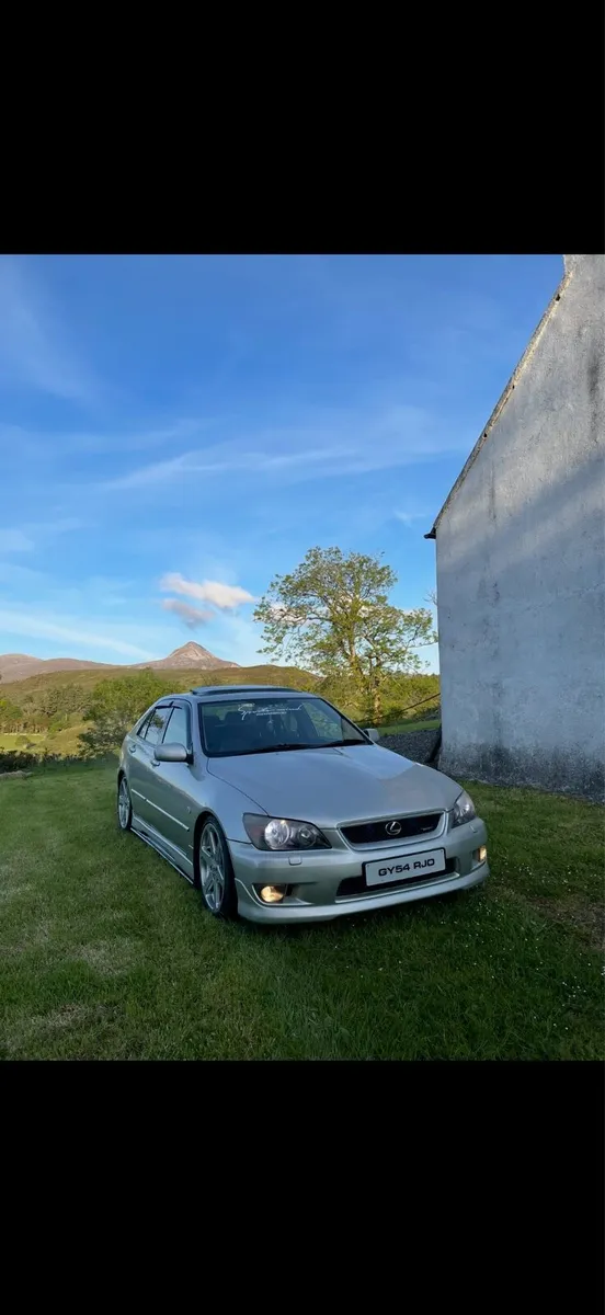 Lexus IS200 Sport - Image 1