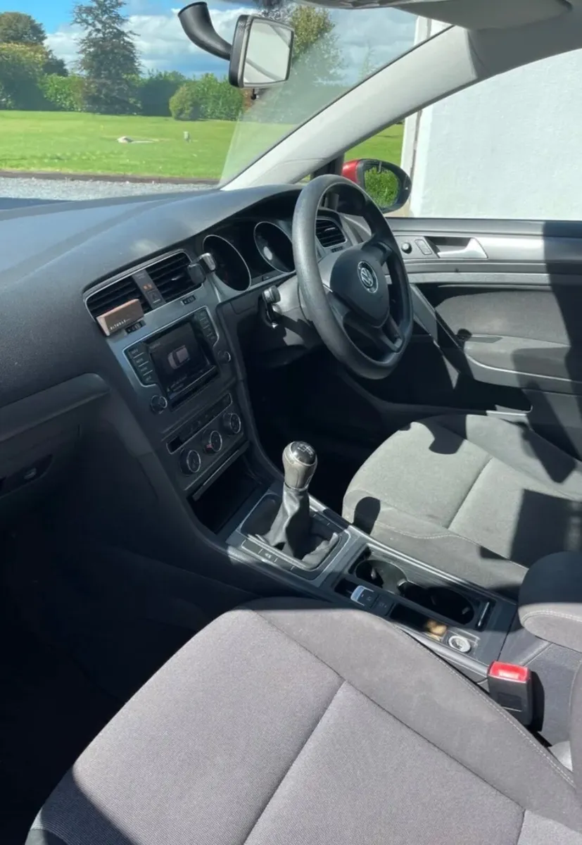 Volkswagen Golf 2014 - Image 2