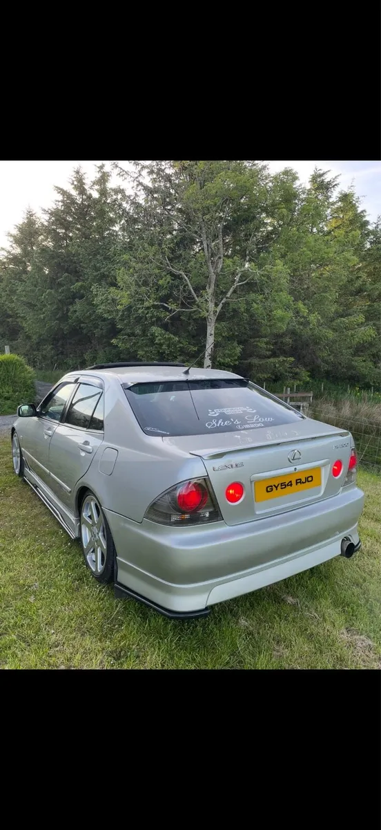 Lexus IS200 Sport - Image 2