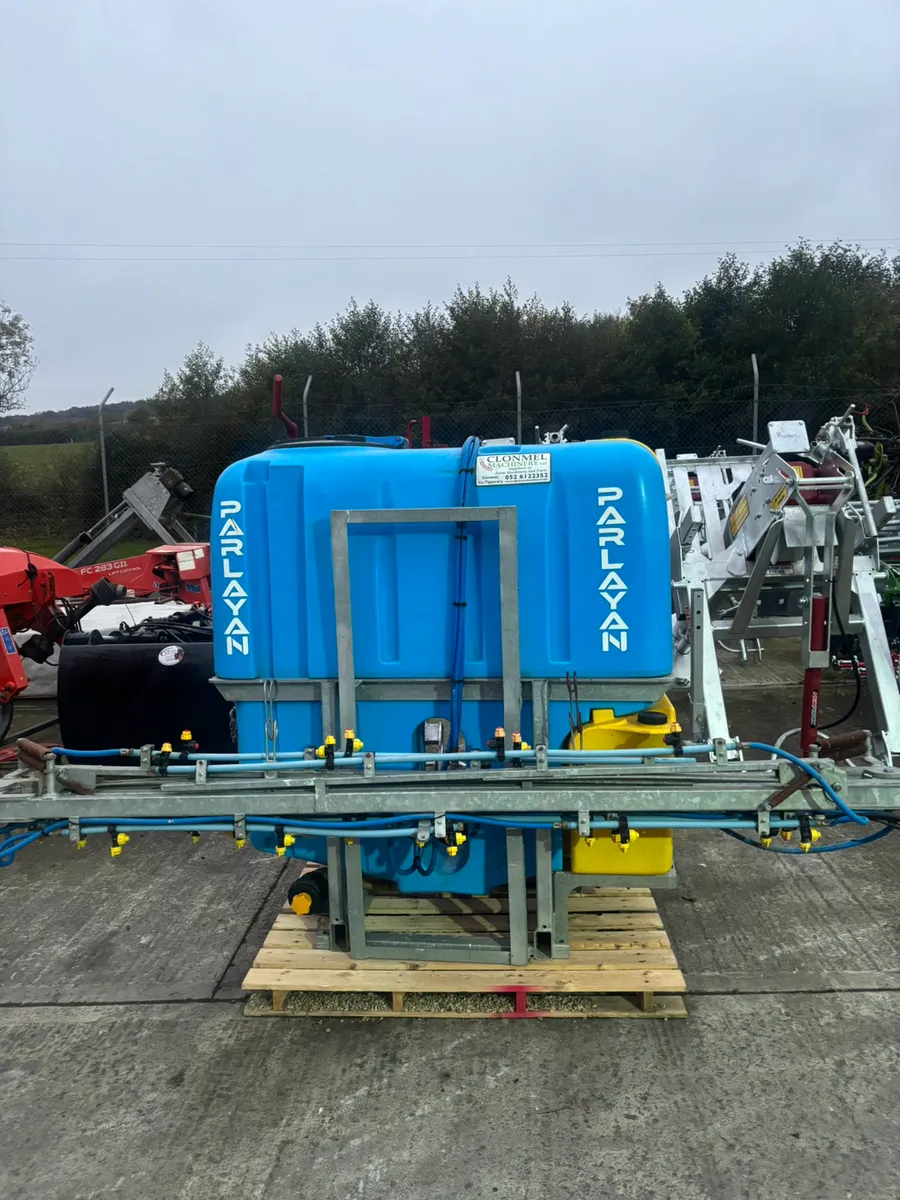 PARLAYAN 1000 LTR SPRAYER - Image 1