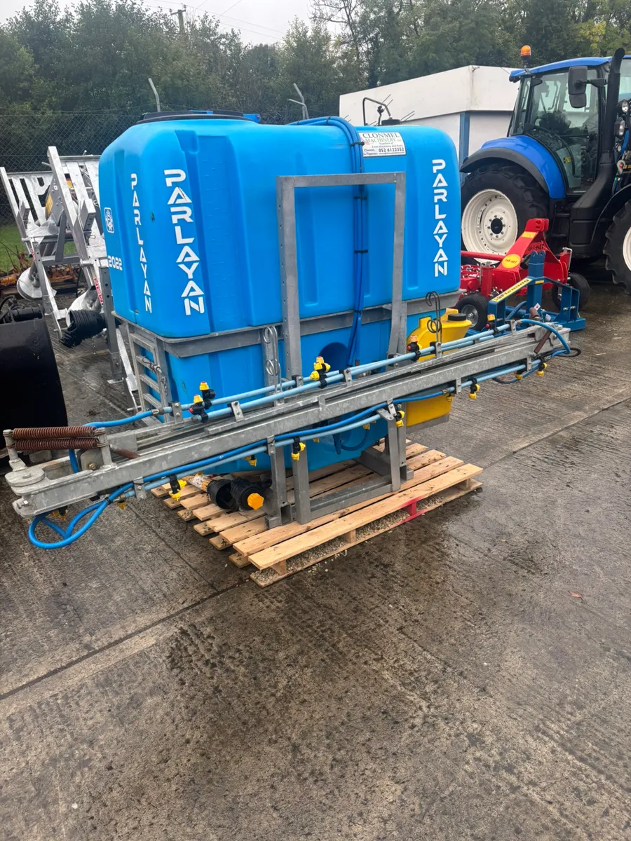 PARLAYAN 1000 LTR SPRAYER - Image 2