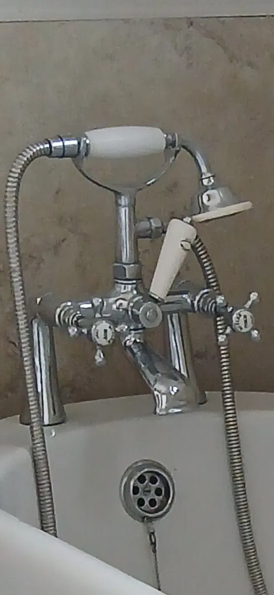 Freestanding bath plus taps - Image 2