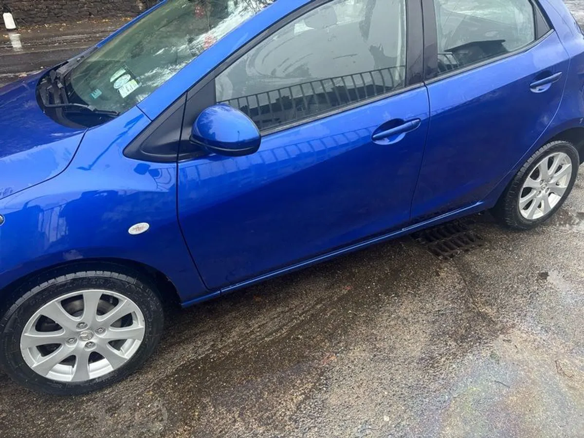 2010 Mazda 2 - excellent condition - Image 2