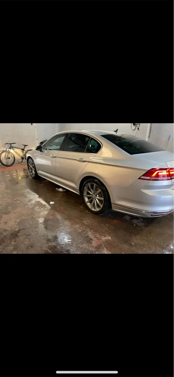 2017 Volkswagen Passat R line - Image 3