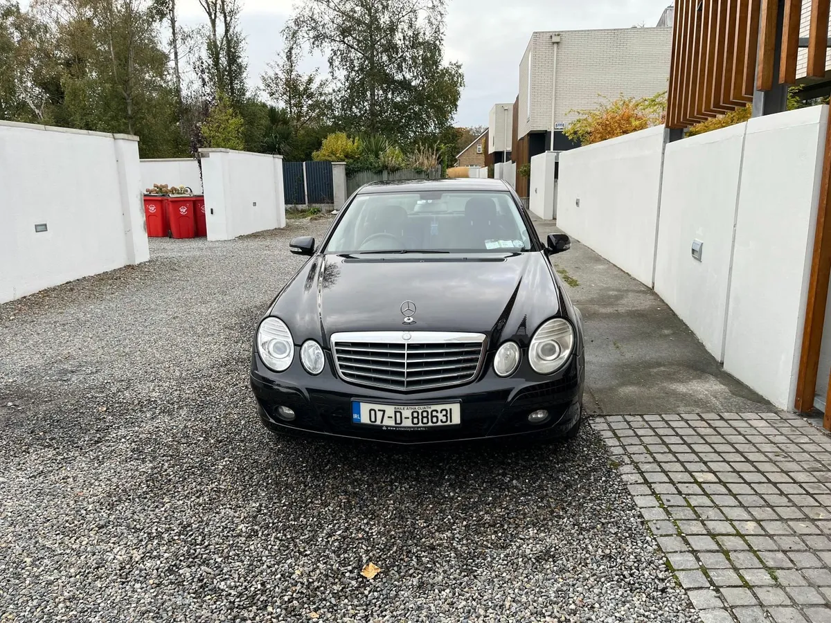 Mercedes-Benz E-220 CDI Executive 2007 - Image 1