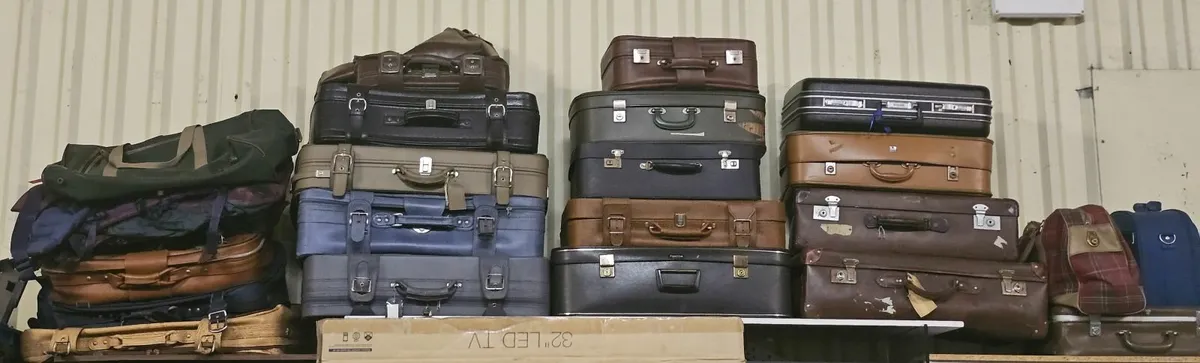 Collection of vintage cases - Image 1