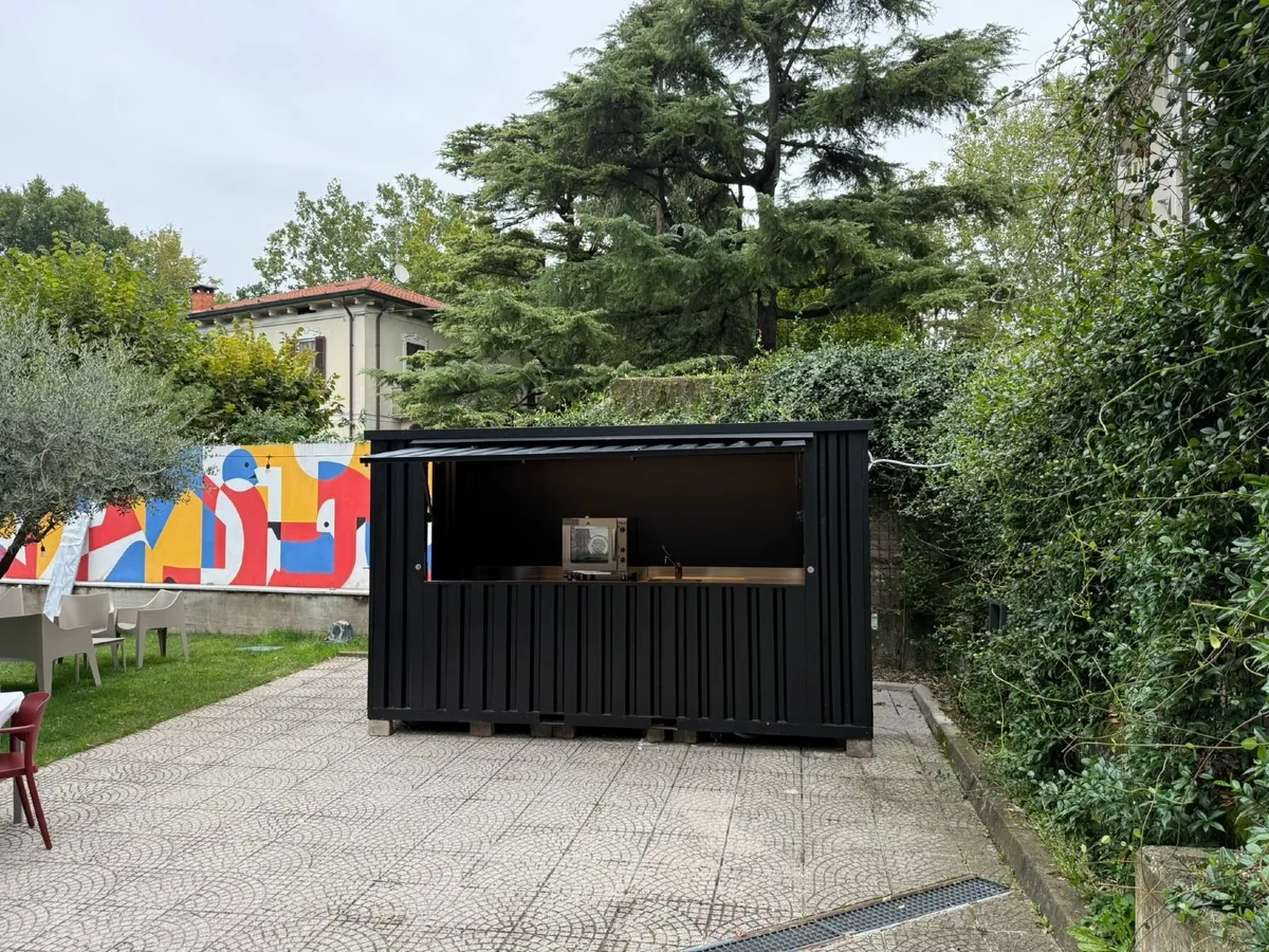 Pop-Up Bar Container – Stylish and Durable - Image 4