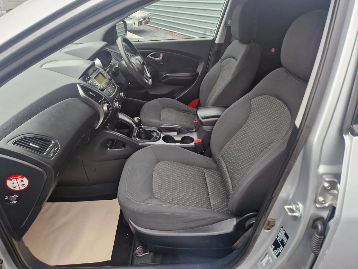 15 HYUNDAI IX35 2.0 DIESEL...4X4... - Image 4