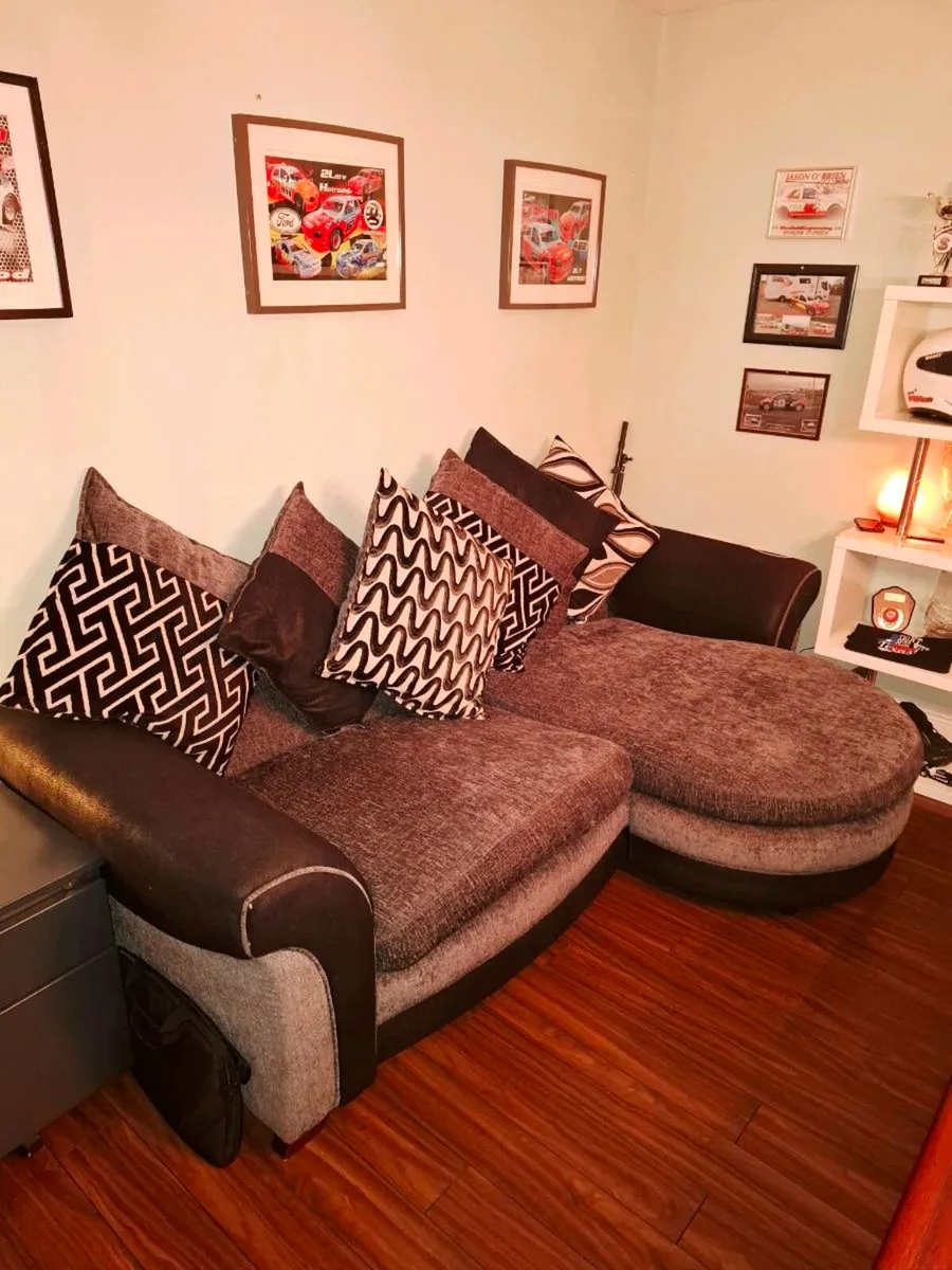 2 seater couch - Image 2