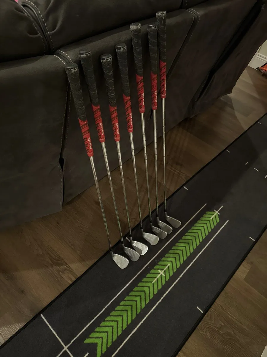 Left hand P790 irons - Image 1