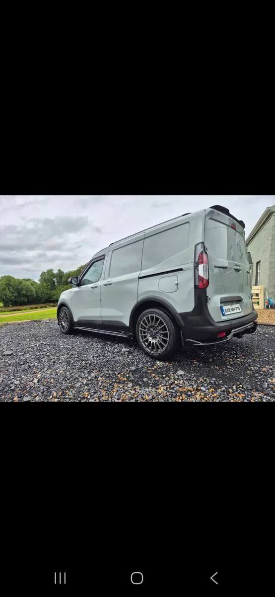 Ford Courier - Image 2