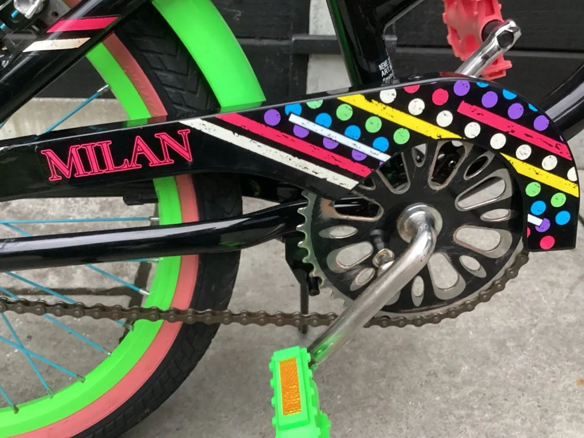 BRILLIANT BRIGHT BICYCLE - Image 2