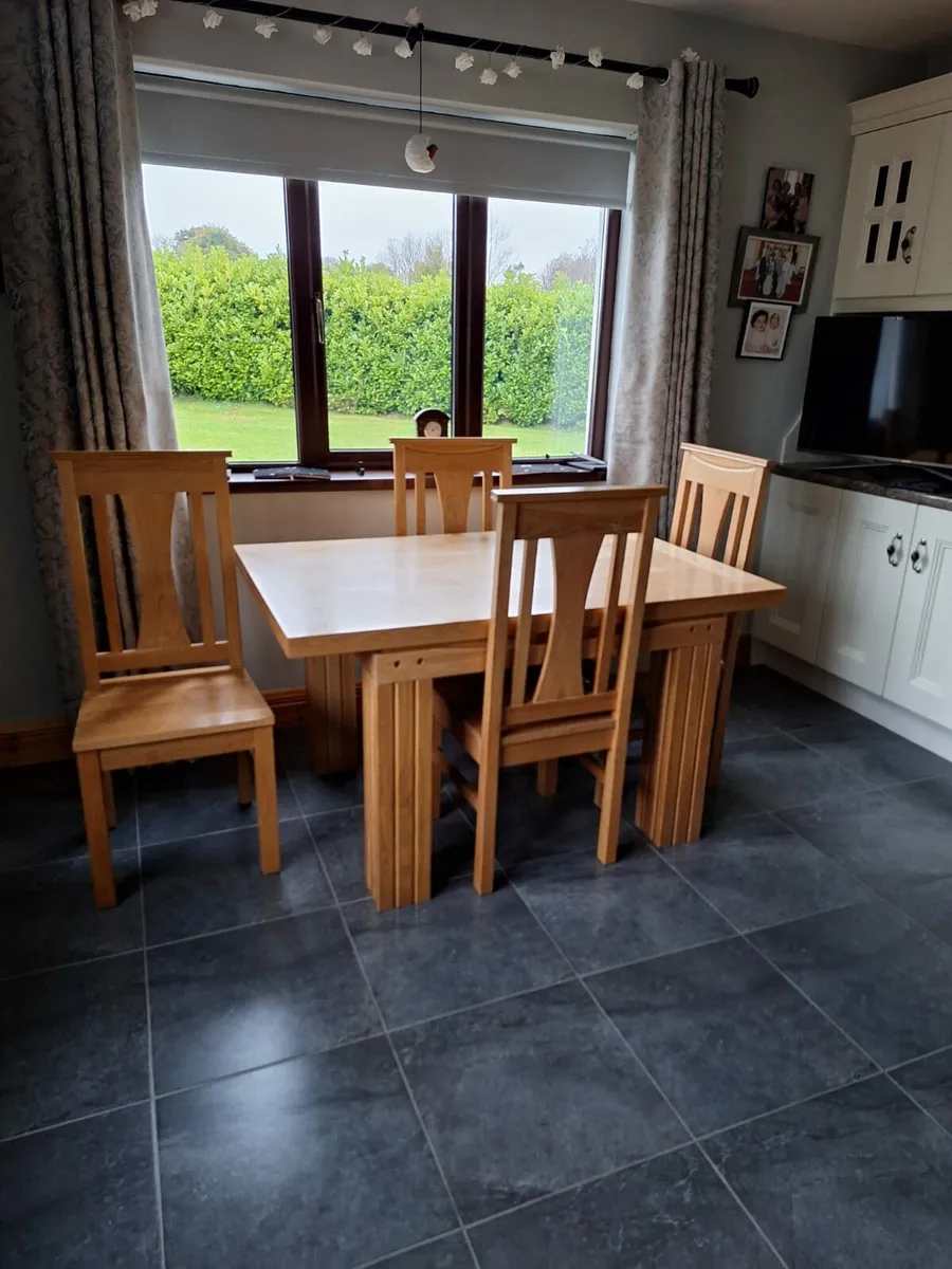 Table and 4 chairs - Image 4