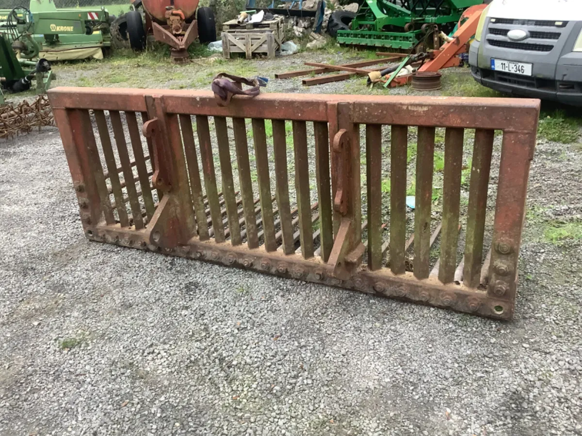 Various implements - Image 2