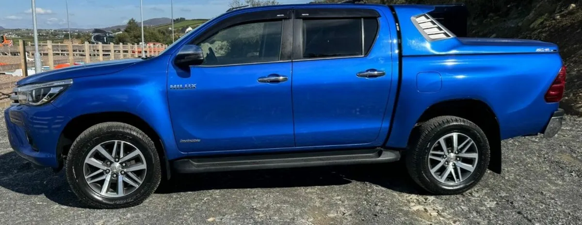 TOYOTA HILUX INVINCIBLE 4WD D-4D DCB, 2020 - Image 4