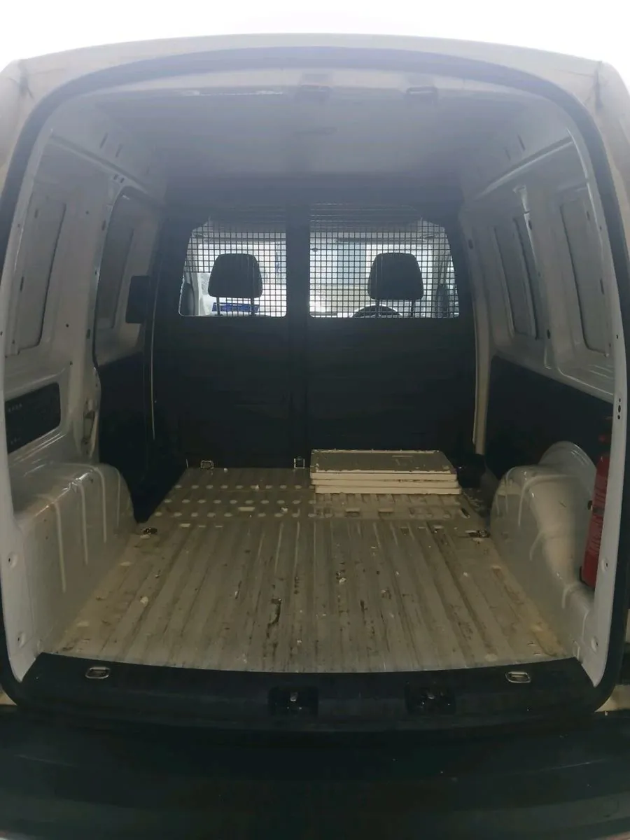 VW Caddy - Image 4