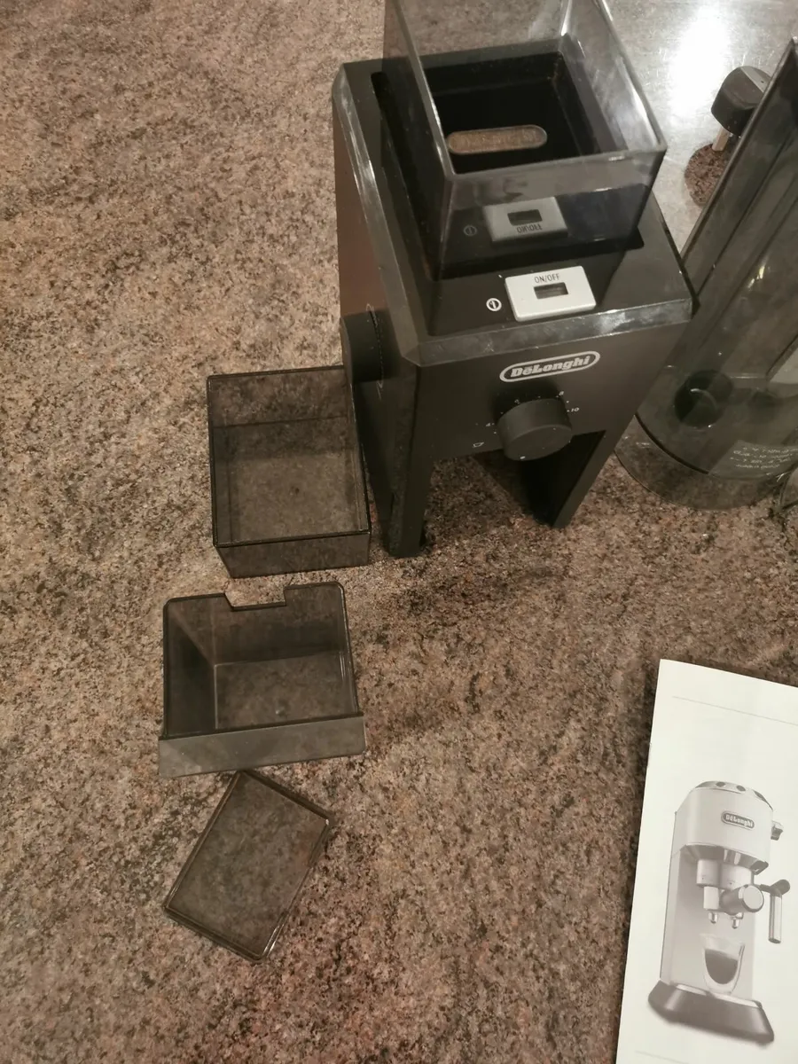 Delongi Dedica coffee machine & grinder - Image 4