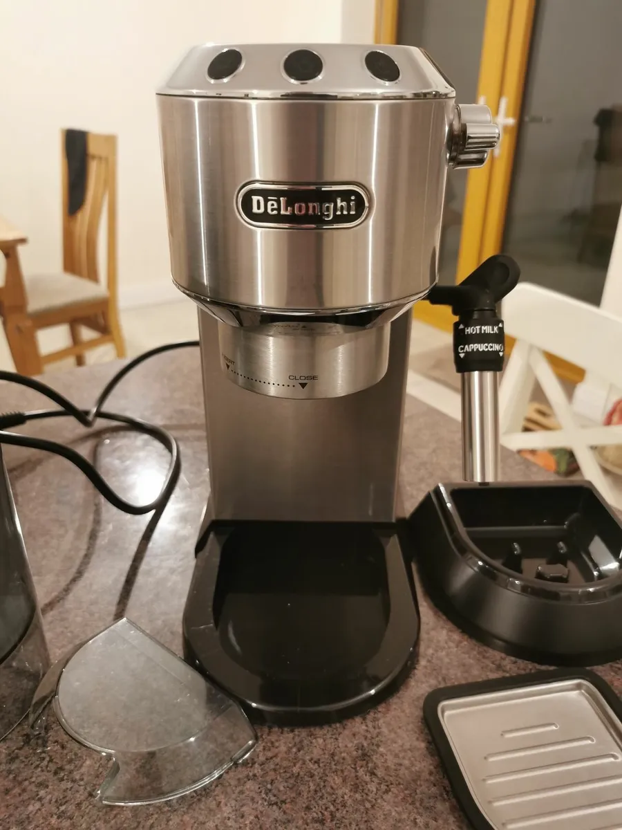 Delongi Dedica coffee machine & grinder - Image 2