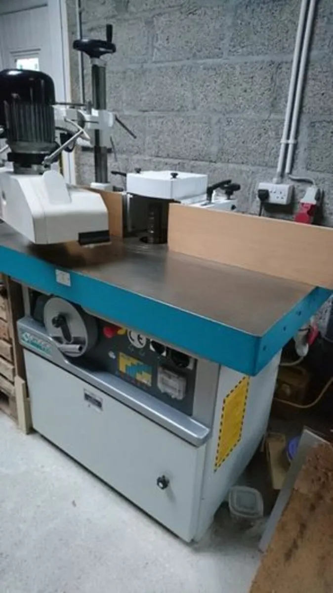Heavy duty spindle moulder with power feed - Image 4