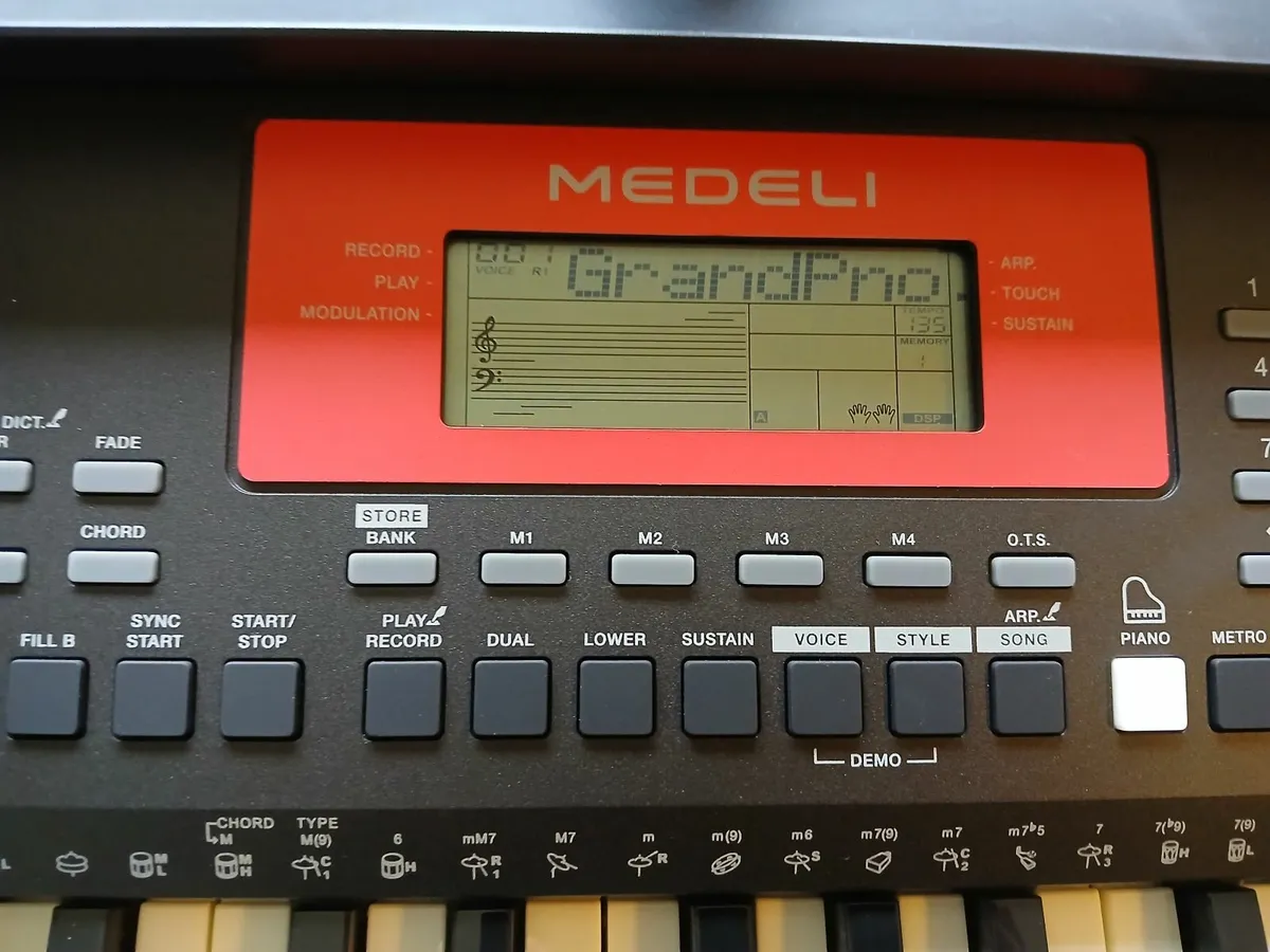 Electric digital keyboard,  stand & carry bag - Image 3