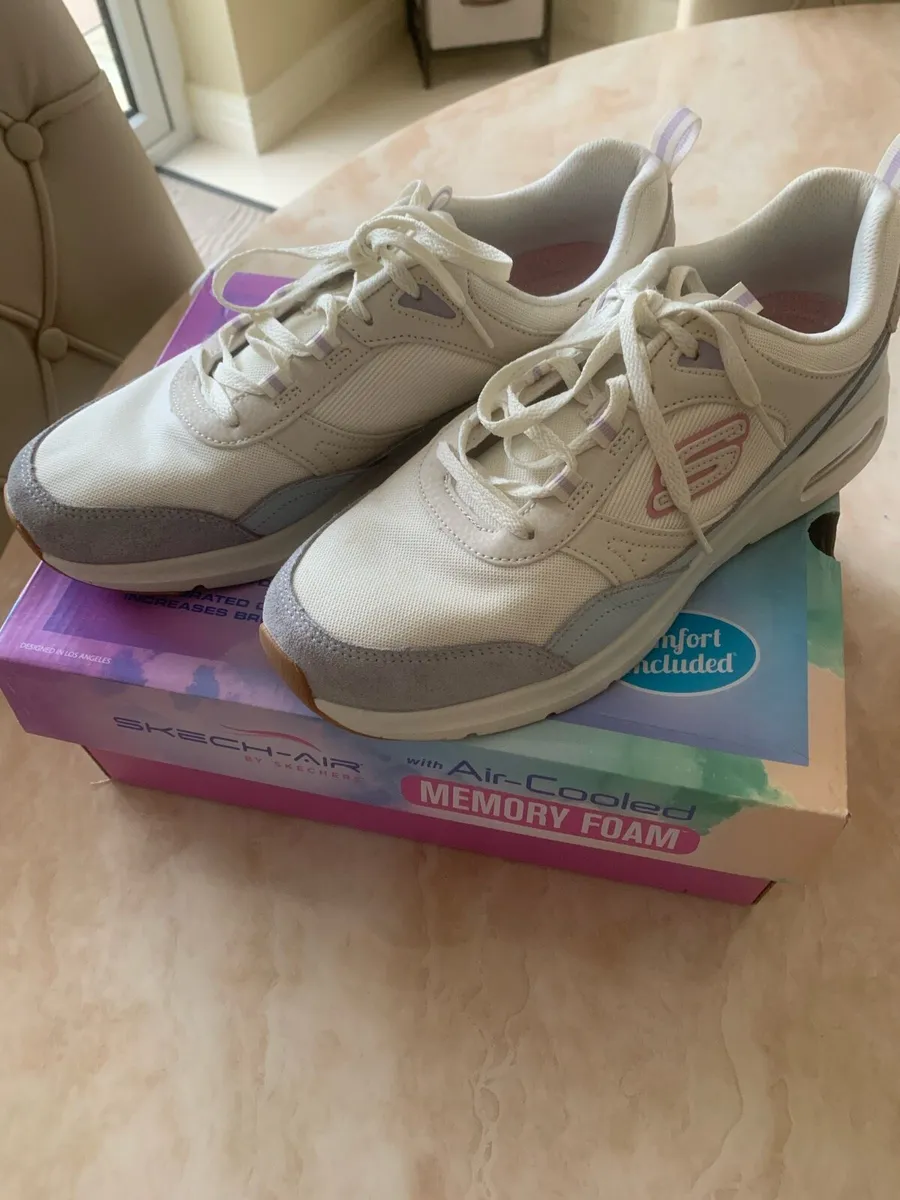 Ladies Trainers - Image 3