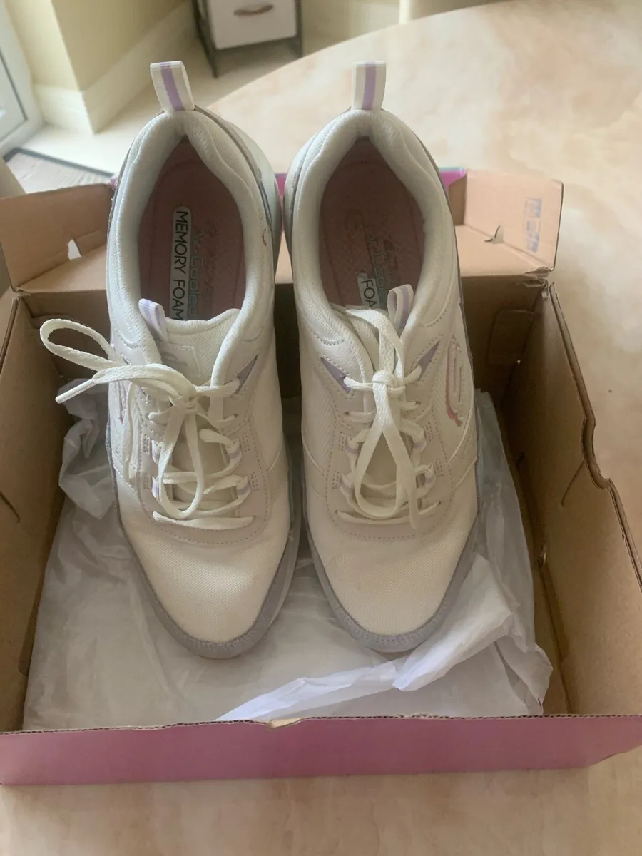 Ladies Trainers - Image 4