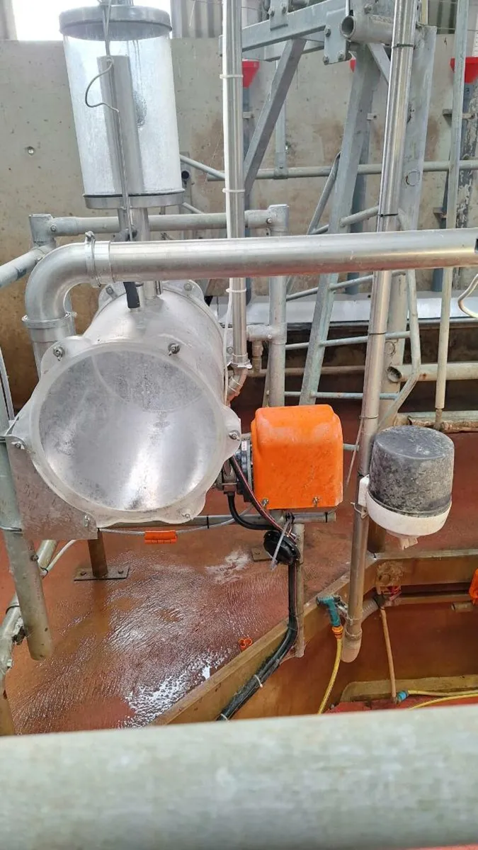 Milking Machine - Image 2