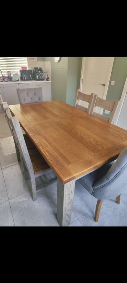 Extendable Kitchen Table & Chairs - Image 1