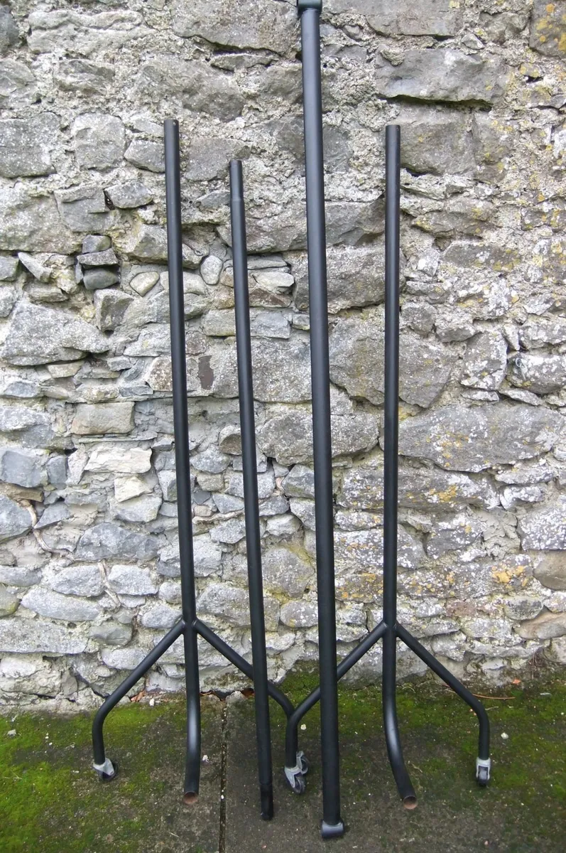 Sturdy Metal Clothes Rail x 3. - Image 4