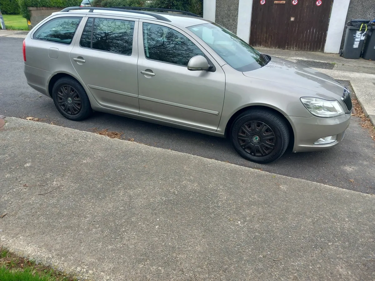 11 SKODA OCTAVIA 1.6 DIESEL €2750 - Image 1