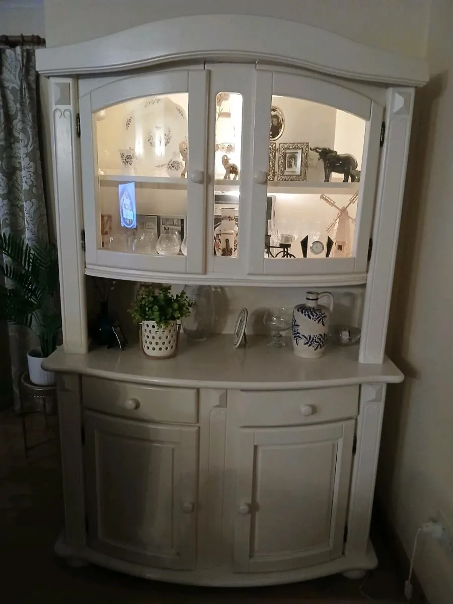 Cream dresser - Image 2