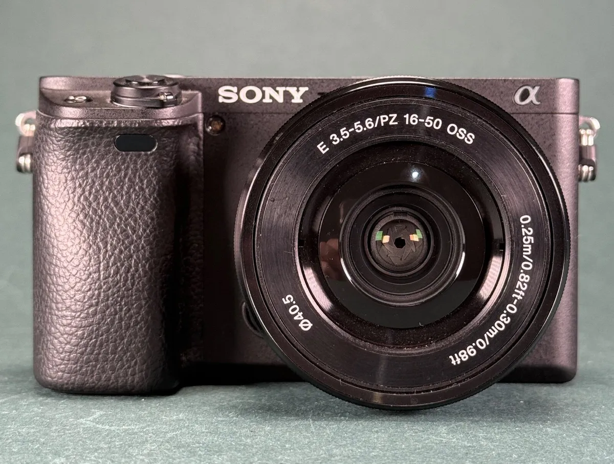 Sony Alpha a6400 Mirrorless 24.2MP 4K Digital Came - Image 2