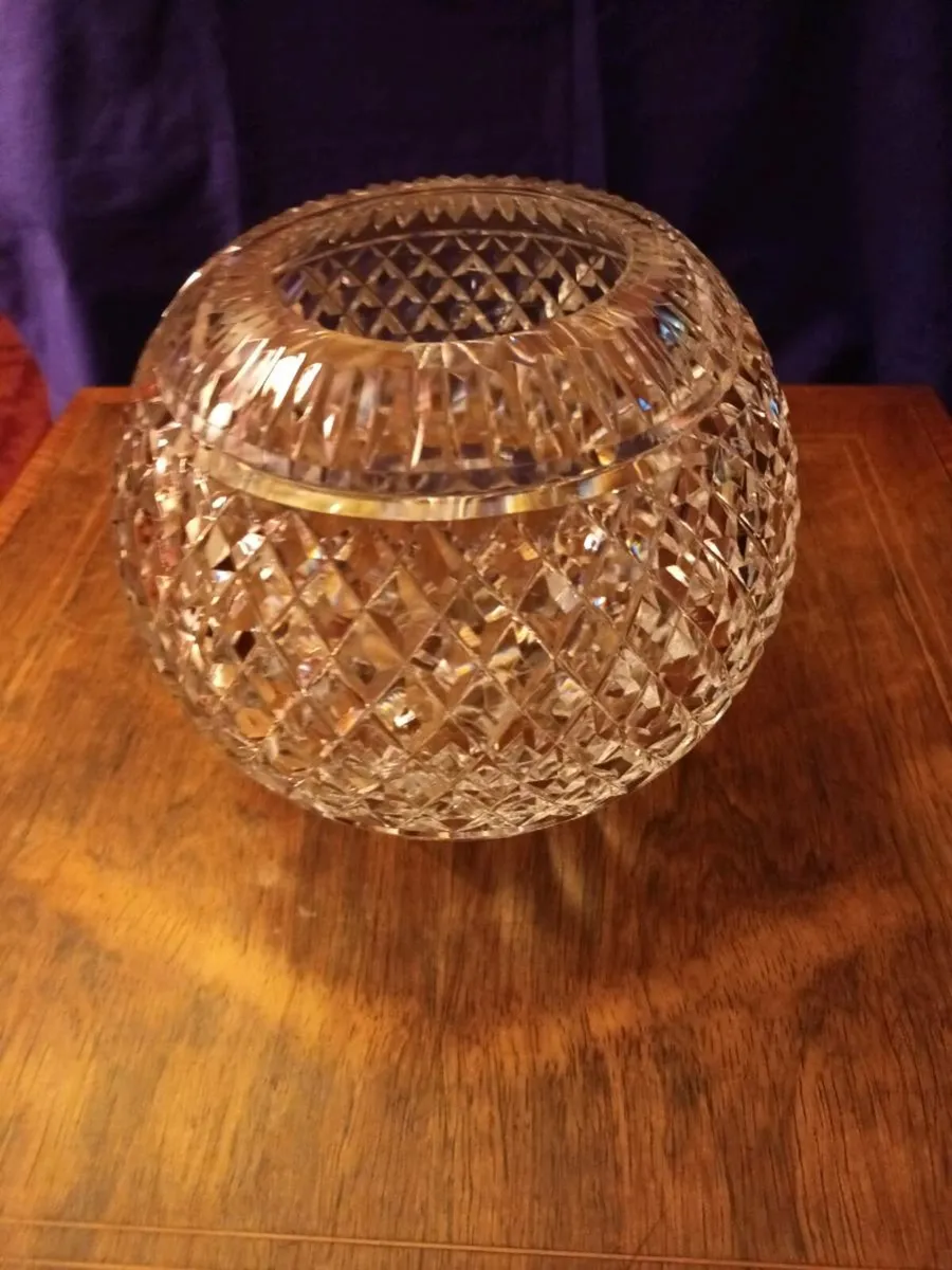 Beautiful  CAVAN Irish Crystal  Rose Bowl - Image 3