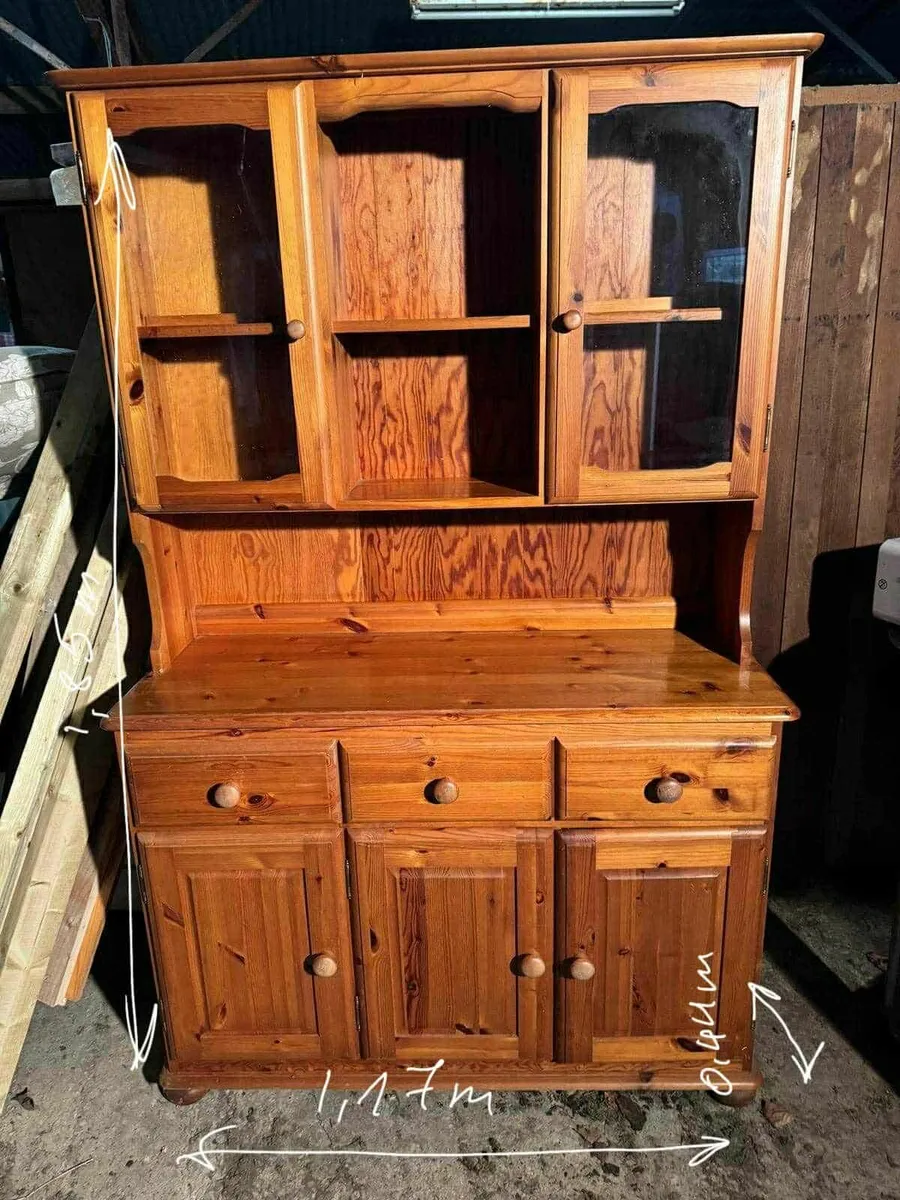 Cabinet - Image 1