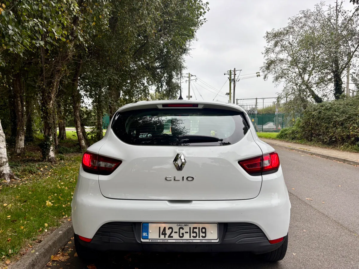 2014 Renault Clio Expression 1.2 low kms - Image 4