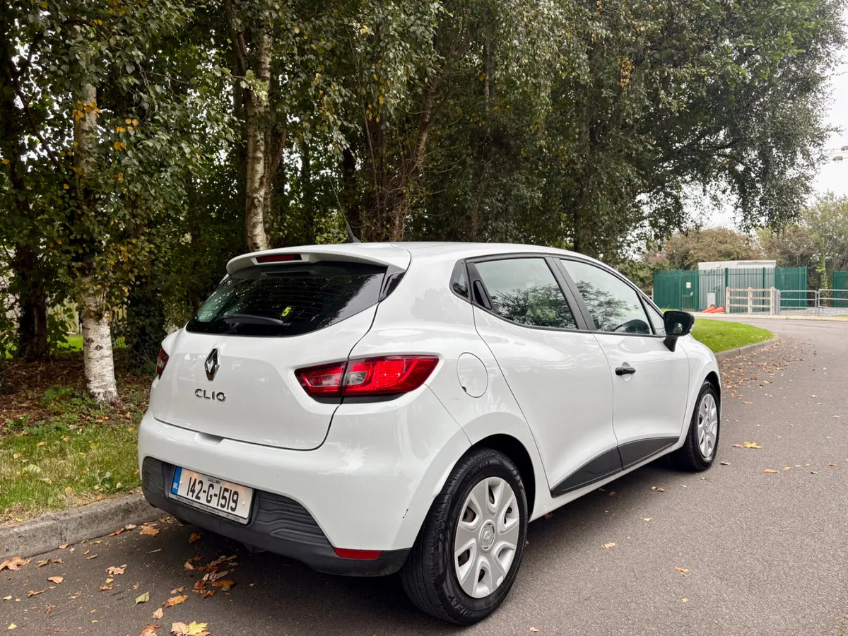 2014 Renault Clio Expression 1.2 low kms - Image 3