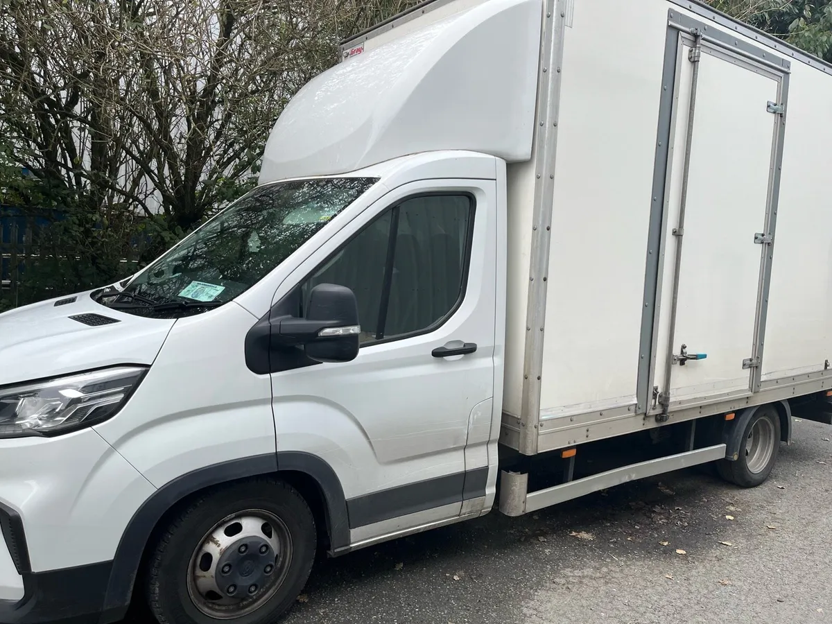 Box Body Commercial Van - Image 2