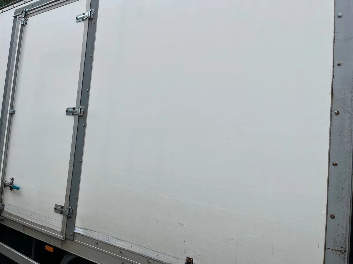 Box Body Commercial Van - Image 4
