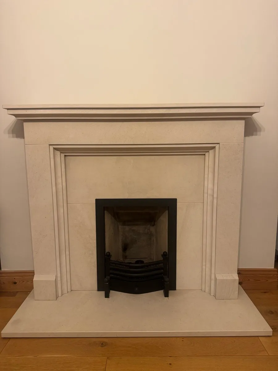 Portuguese limestone fireplace - Image 2