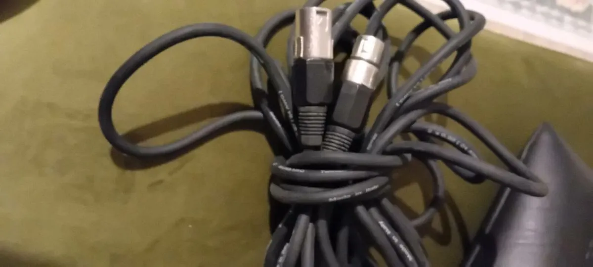 SHURE SM58-LC MICROPHONE  AND CABLE - Image 1