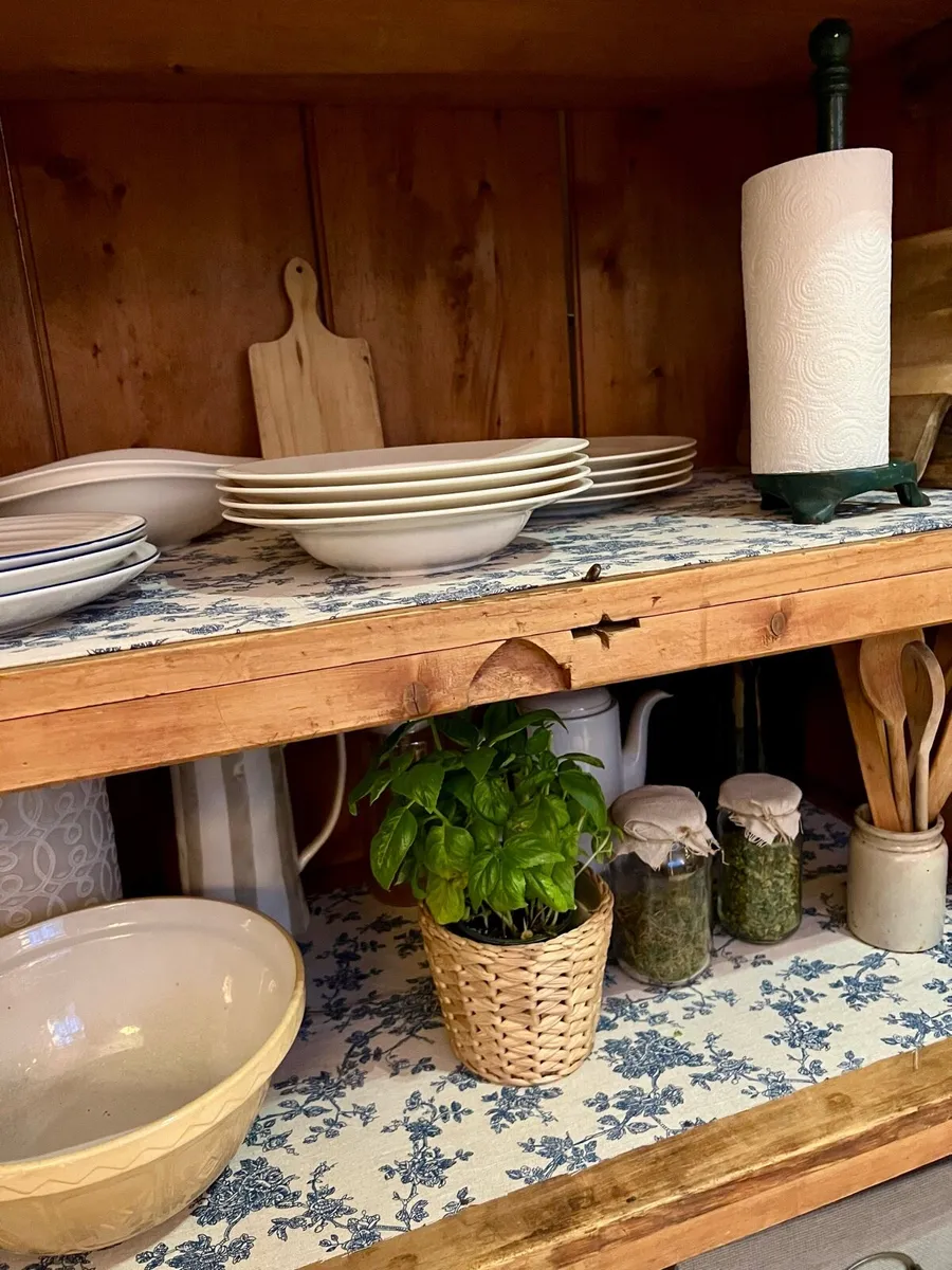 Antique pine dresser and a vintage one - Image 4