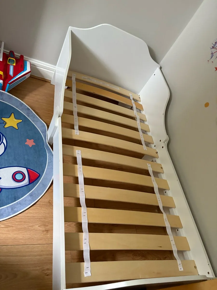 Toddler bed - Image 2